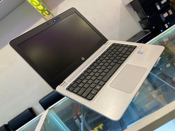 PC Portable HP 830 G5 13.3 i5 8250U 256 Go SSD 8Go RAM NEUF