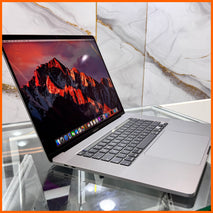 Apple MacBook Pro 16″ A2141 — Core i9, 16GB , 512GB SSD.