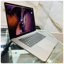 Macbook Pro (2019) A2141 Touch Bar Laptop 16-Inch Display, 2.6 GHz 6-Core Intel Core i7 16GB RAM 512GB SSD 4GB Radeon Graphics