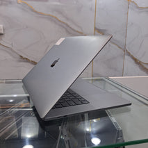 MacBook Pro A2141 Intel Core i9 9th Gen 16" 16GB RAM 1TB GB SSD 4GB AMD Radeon Pro Laptop (2019)